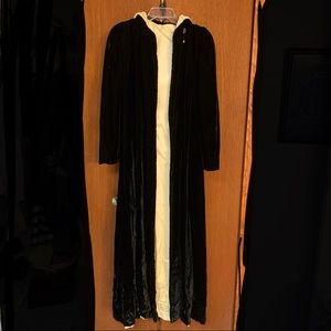 Beautiful evening coat 🖤